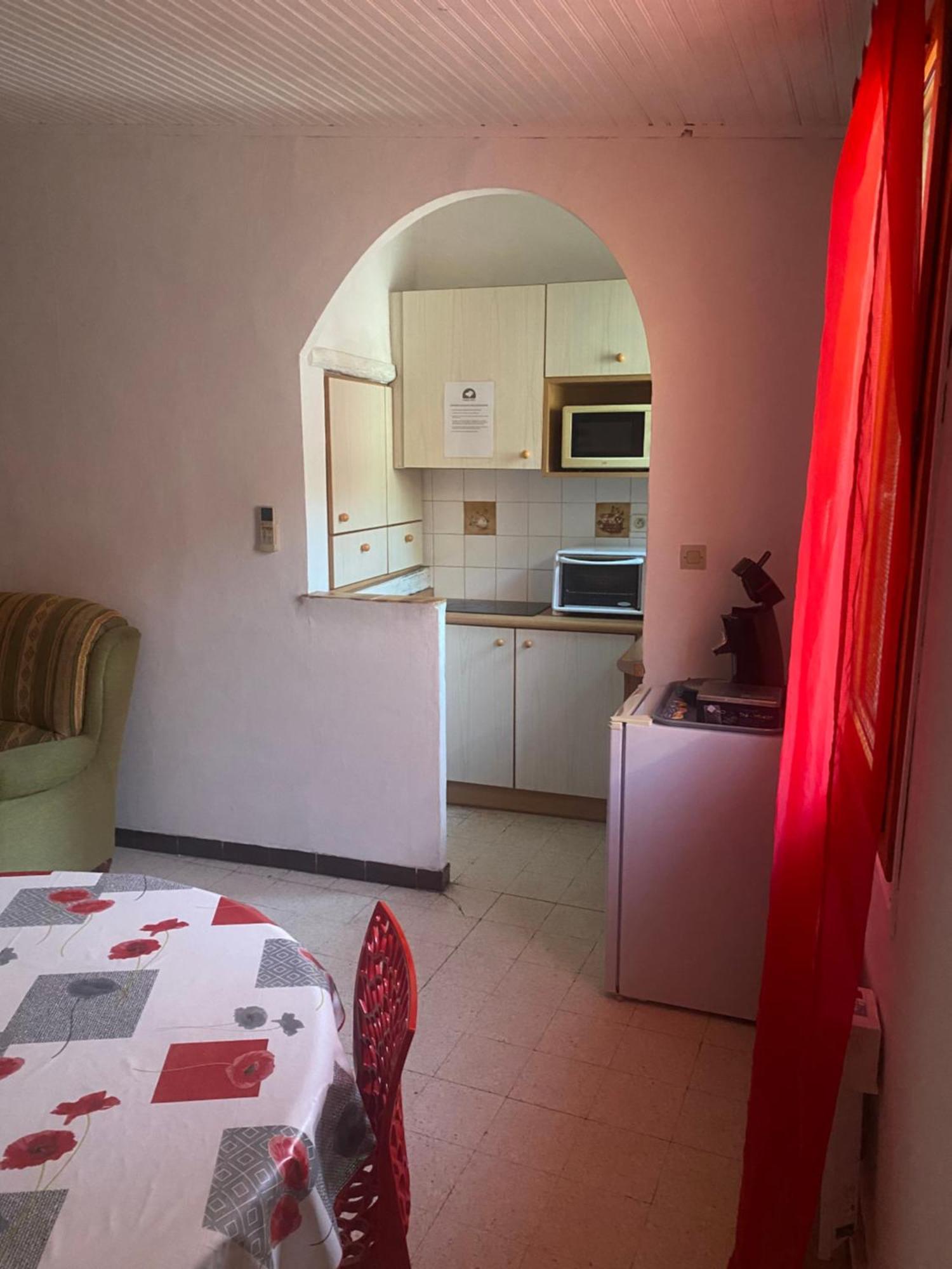 Maison De Ville Proche Mer, En Camargue Sur Le Chemin De Saint Jacques De Compostelle, Clim Reversible Vauvert Exterior foto